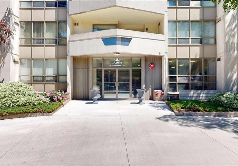 8-village-green-stoney-creek-ontario-40837865