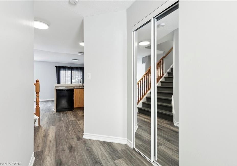 159-henhoeffer-crescent-kitchener-ontario-40837875