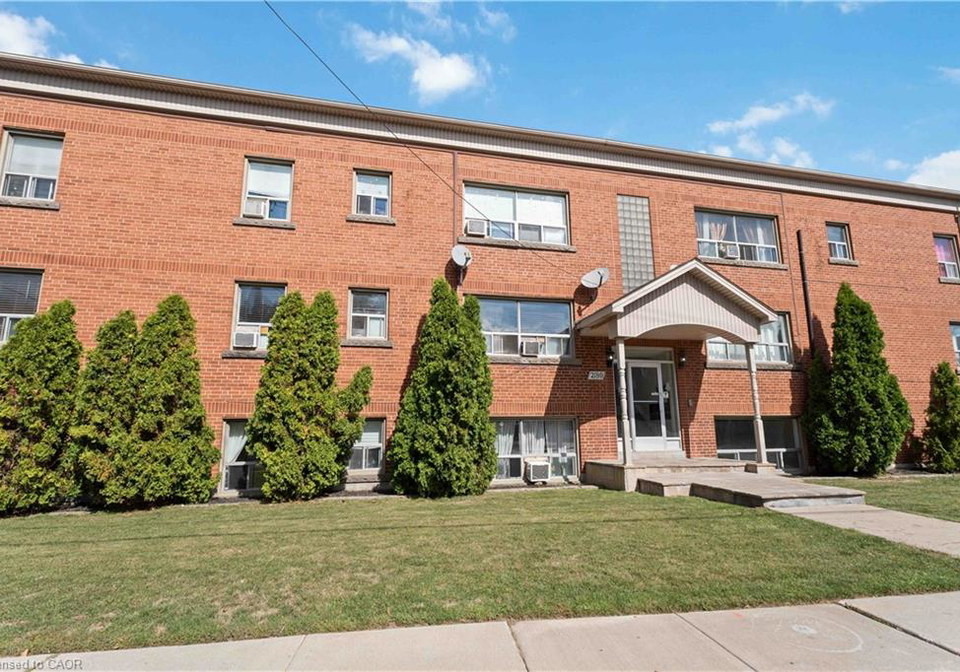 2189-king-street-e-hamilton-ontario-40837948