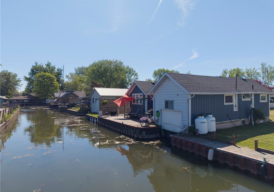 44-erie-boulevard-long-point-ontario-40837992