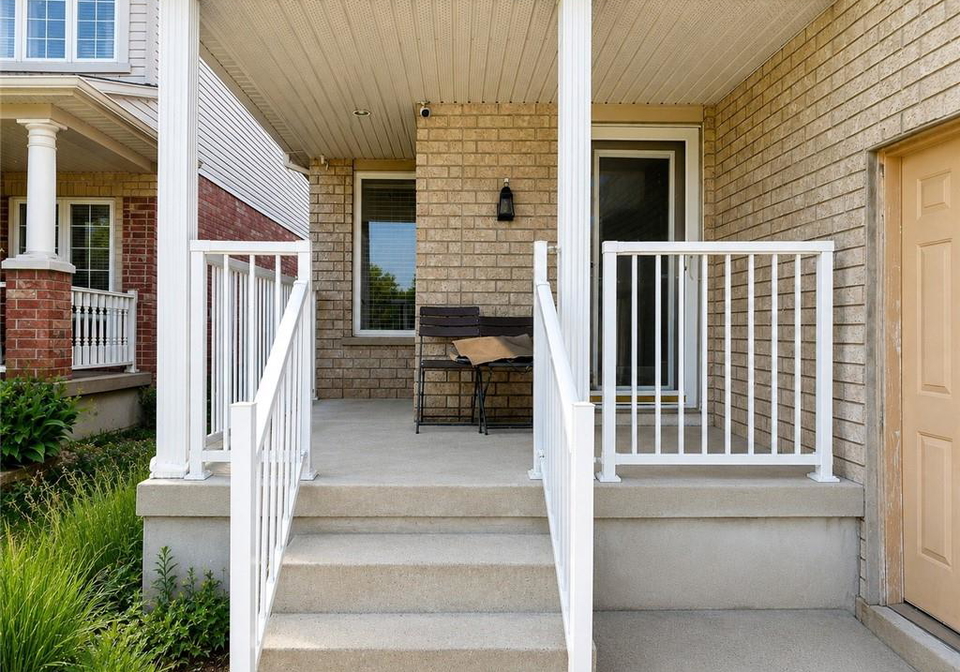212-colton-circle-kitchener-ontario-40838010