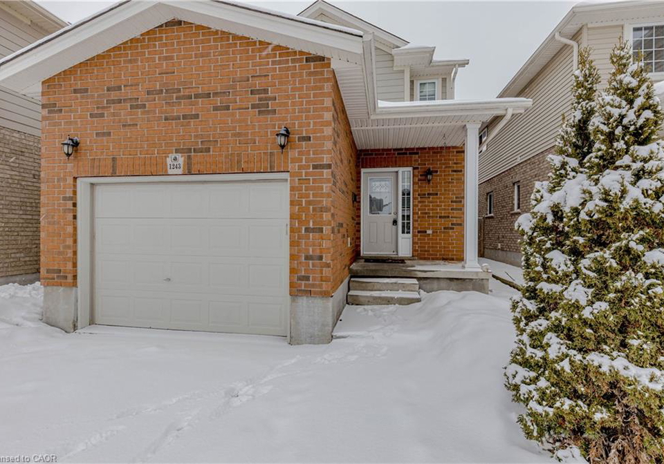 1243-old-zeller-drive-kitchener-ontario-40838015