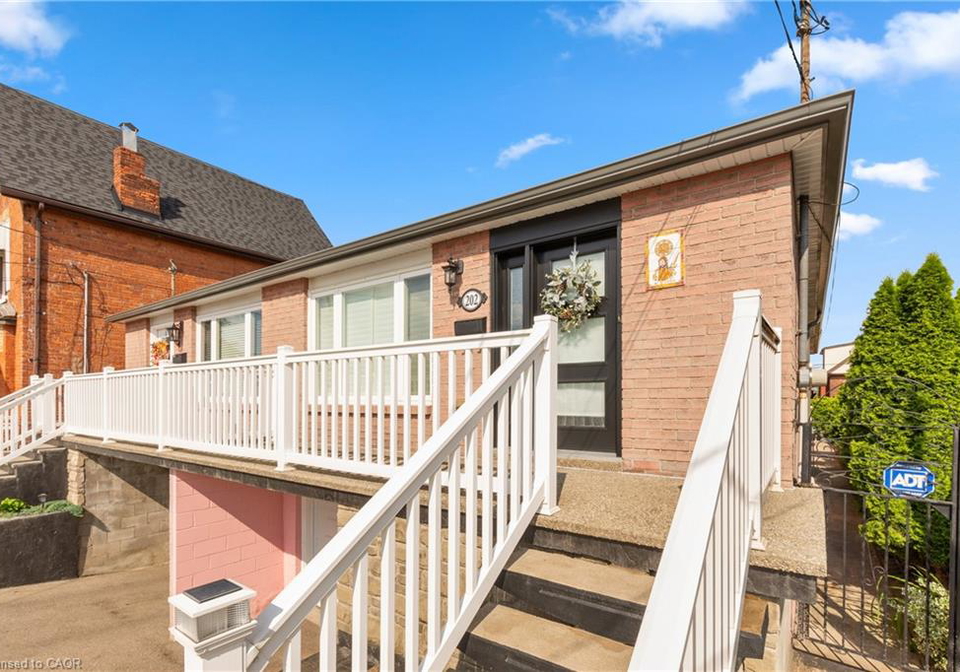 202-ray-street-n-hamilton-ontario-40838049