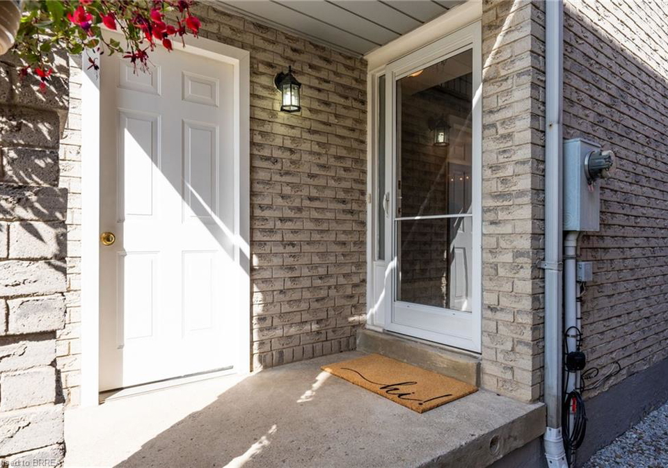 18-mckinnon-avenue-georgetown-ontario-40838053