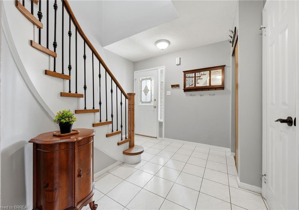 18-mckinnon-avenue-georgetown-ontario-40838053