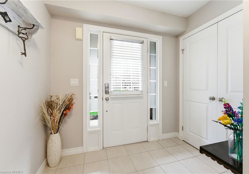 6-freer-drive-ayr-ontario-40838059
