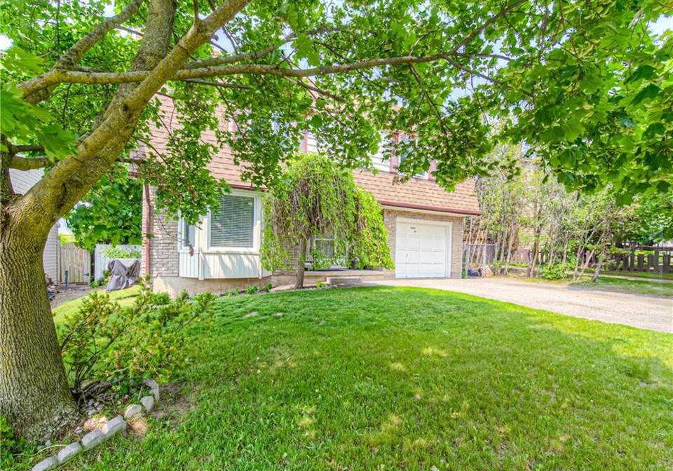 82-roseneath-crescent-kitchener-ontario-40838142