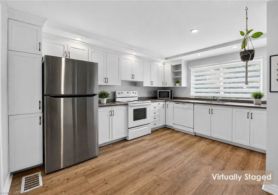 4956-beam-street-beamsville-ontario-40838157