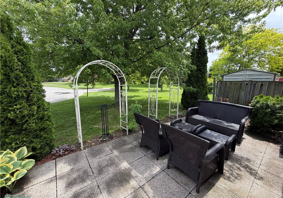 9-gates-lane-hamilton-ontario-40838163