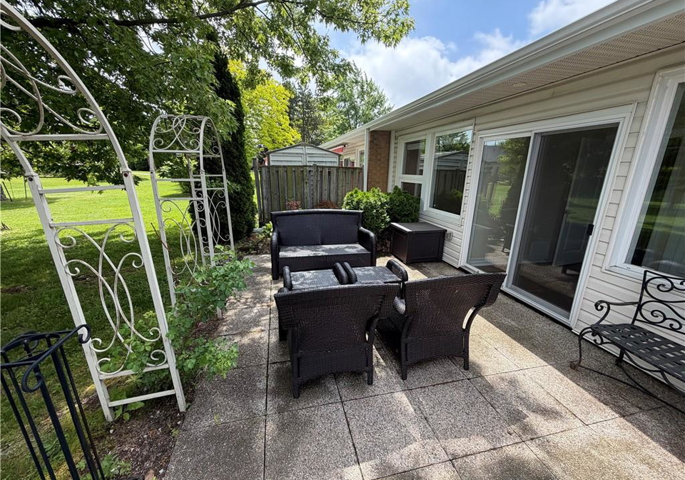 9-gates-lane-hamilton-ontario-40838163