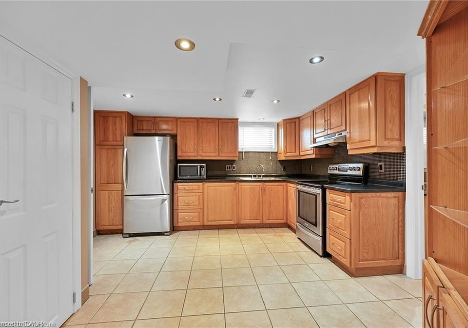 221-gray-road-stoney-creek-ontario-40838177
