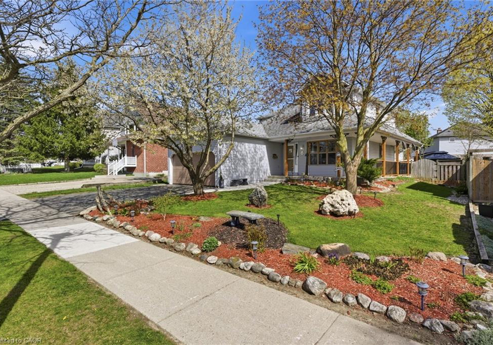 4-broom-street-ayr-ontario-40838293