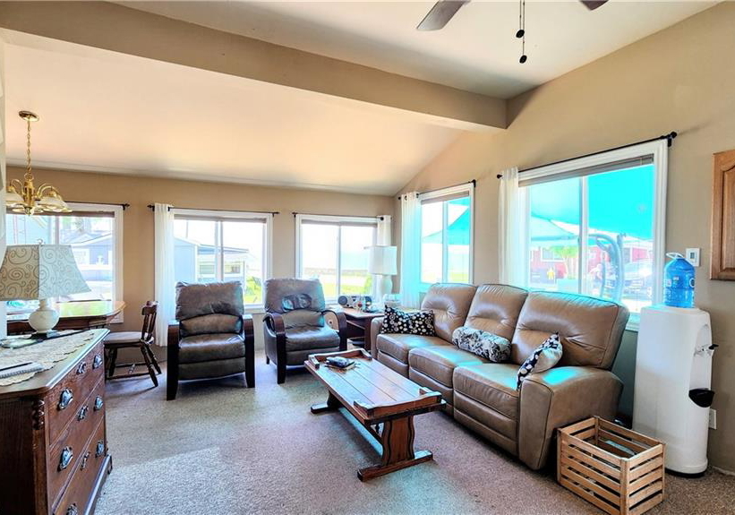 7-auld-lane-selkirk-ontario-40838296