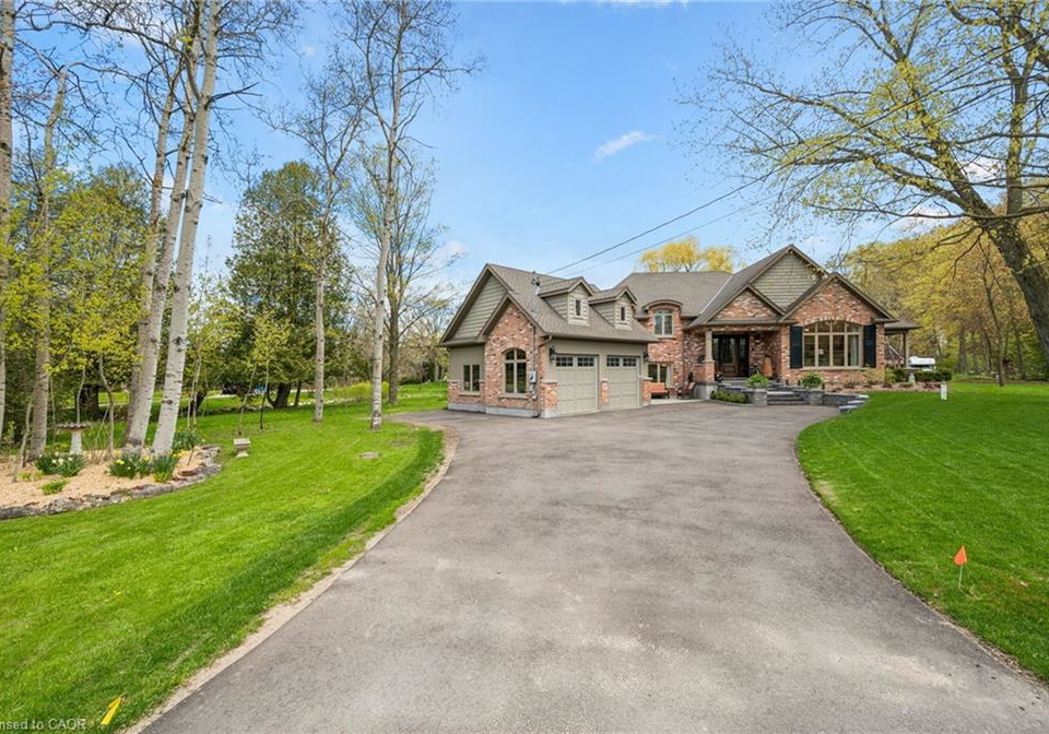 2073-maplewood-road-st-clements-ontario-40838470