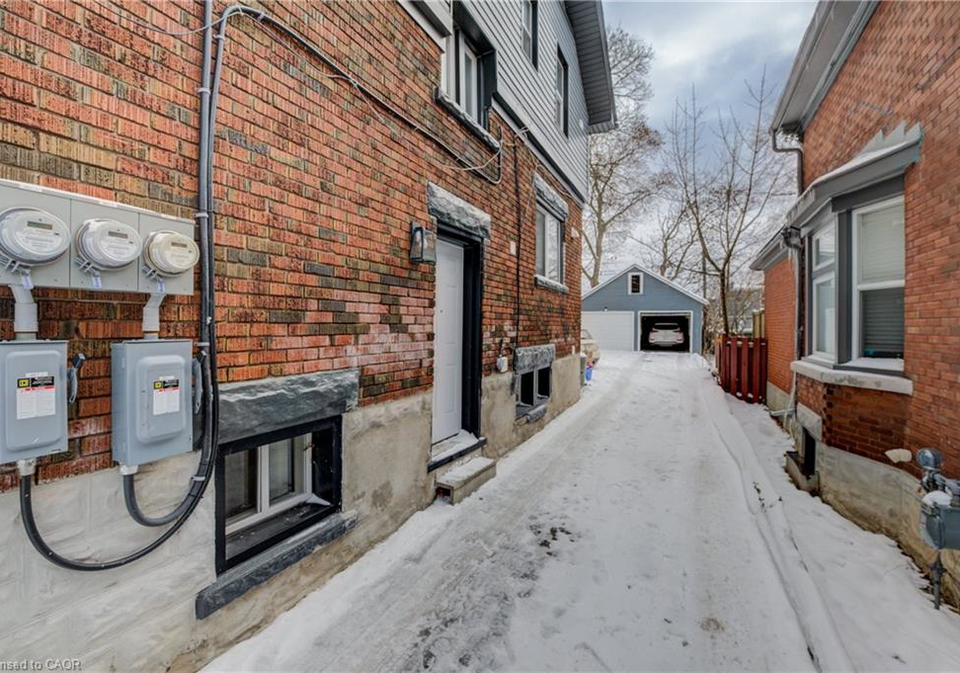 21-fairview-avenue-kitchener-ontario-40838493