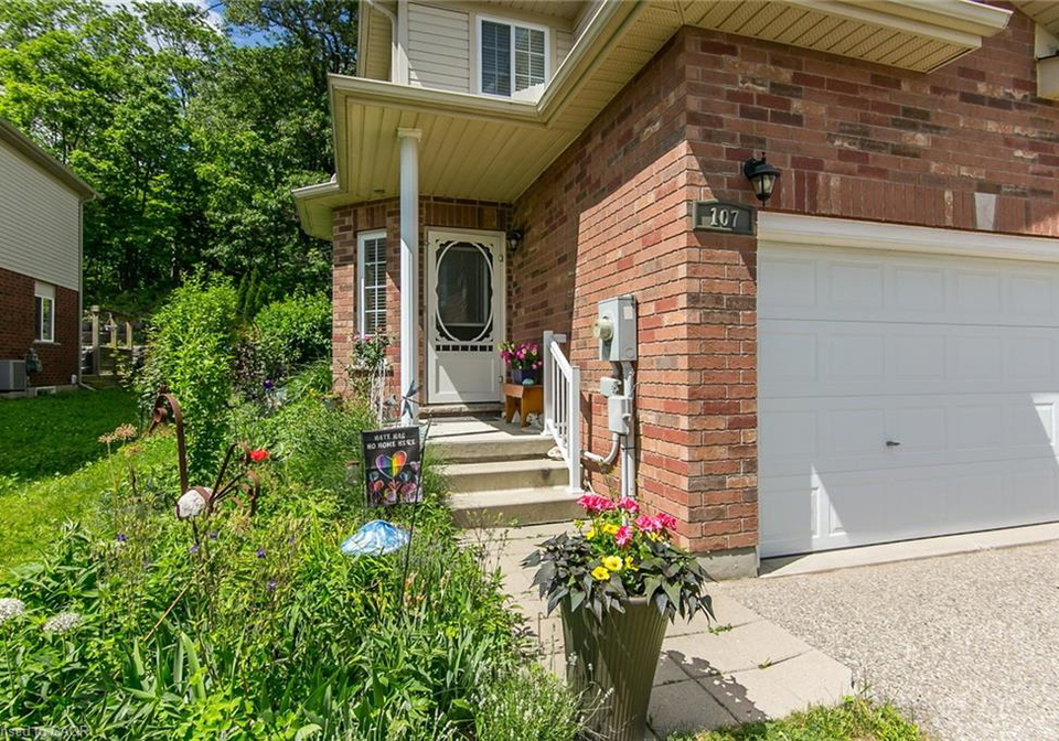107-upper-mercer-street-kitchener-ontario-40838528