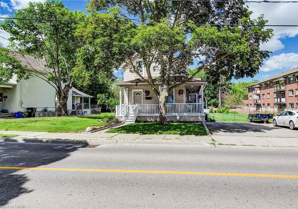 841-duke-street-cambridge-ontario-40838572