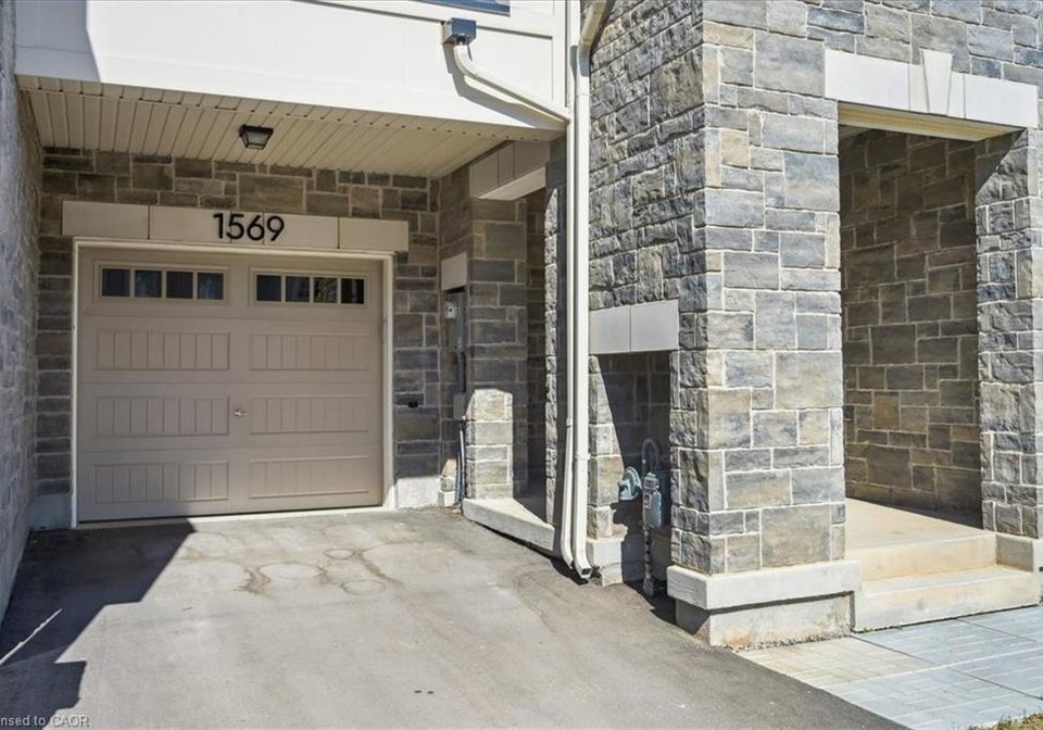 1569-denison-place-milton-ontario-40838646