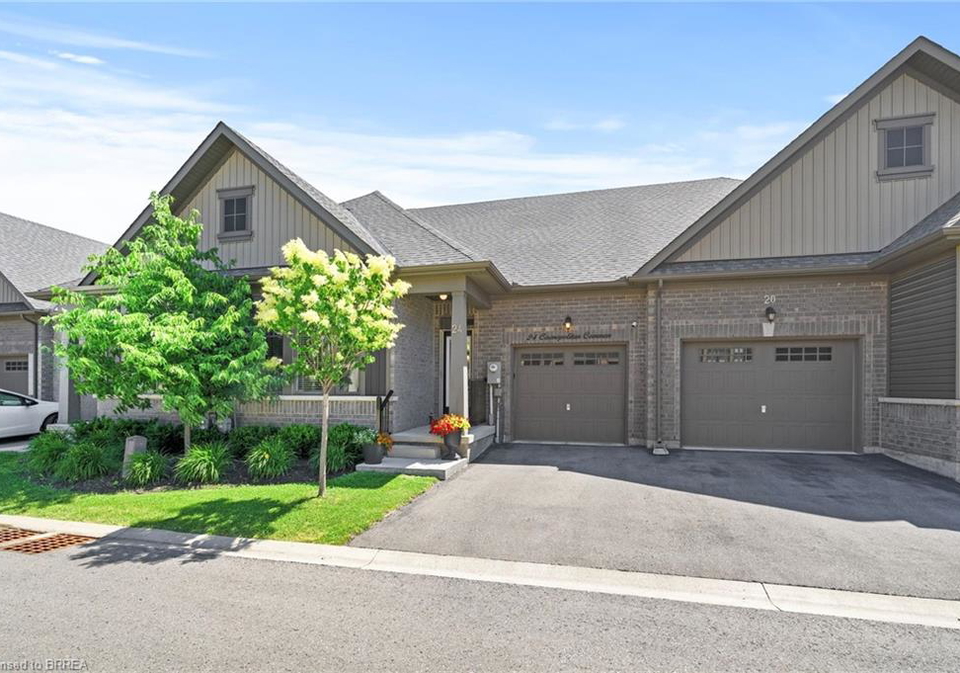 24-cosmopolitan-common-street-st-catharines-ontario-40838656