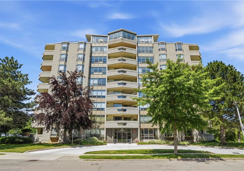 8-village-green-boulevard-stoney-creek-ontario-40838723