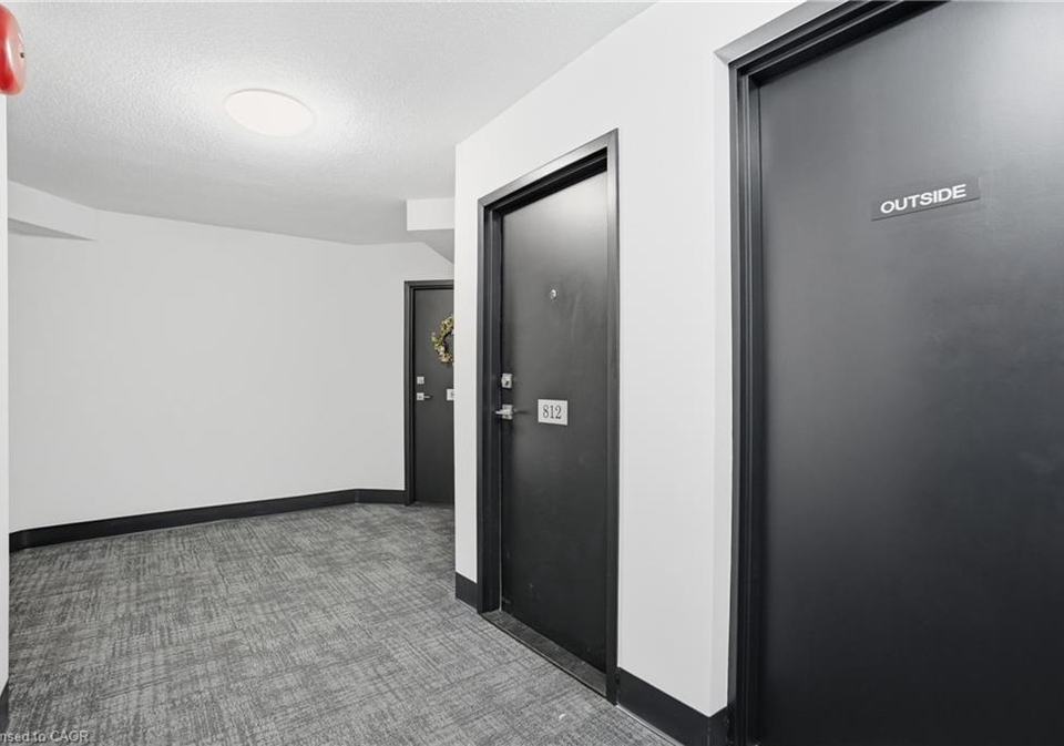 8-village-green-boulevard-stoney-creek-ontario-40838723
