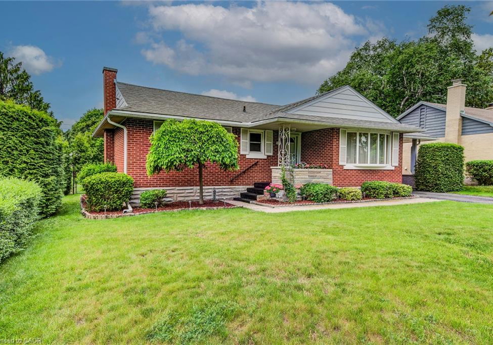 104-elgin-crescent-waterloo-ontario-40838731