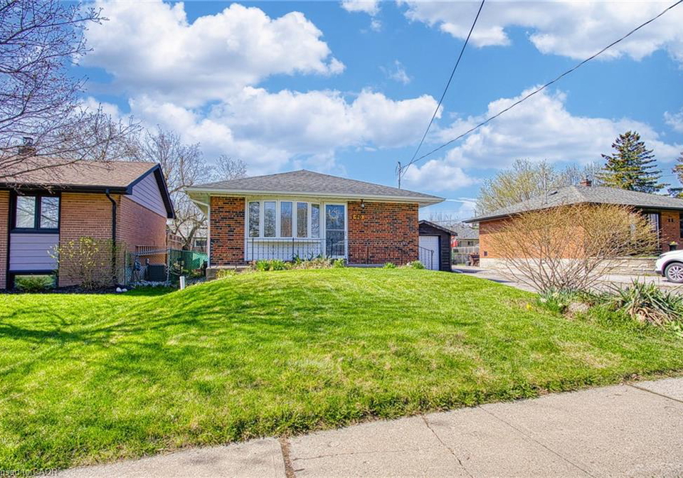 90-prince-charles-drive-georgetown-ontario-40838831