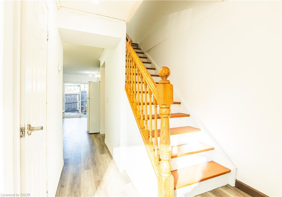 121-university-avenue-e-waterloo-ontario-40838839