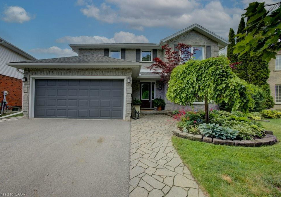 57-robertson-crescent-kitchener-ontario-40838873