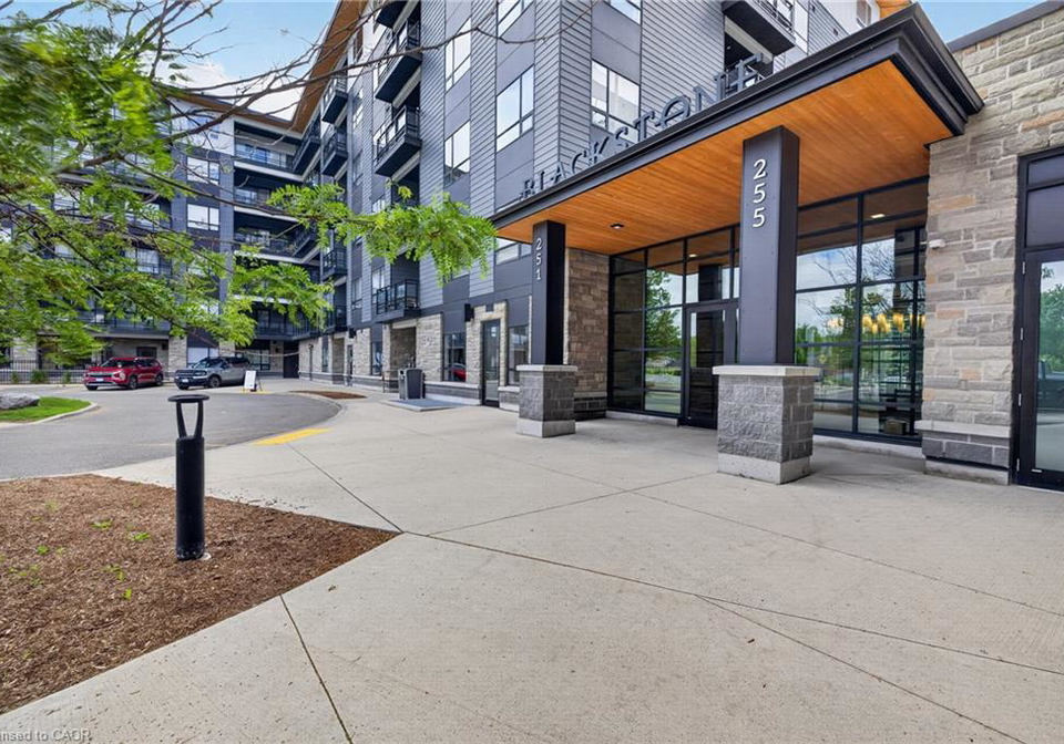 251-northfield-drive-e-waterloo-ontario-40838875