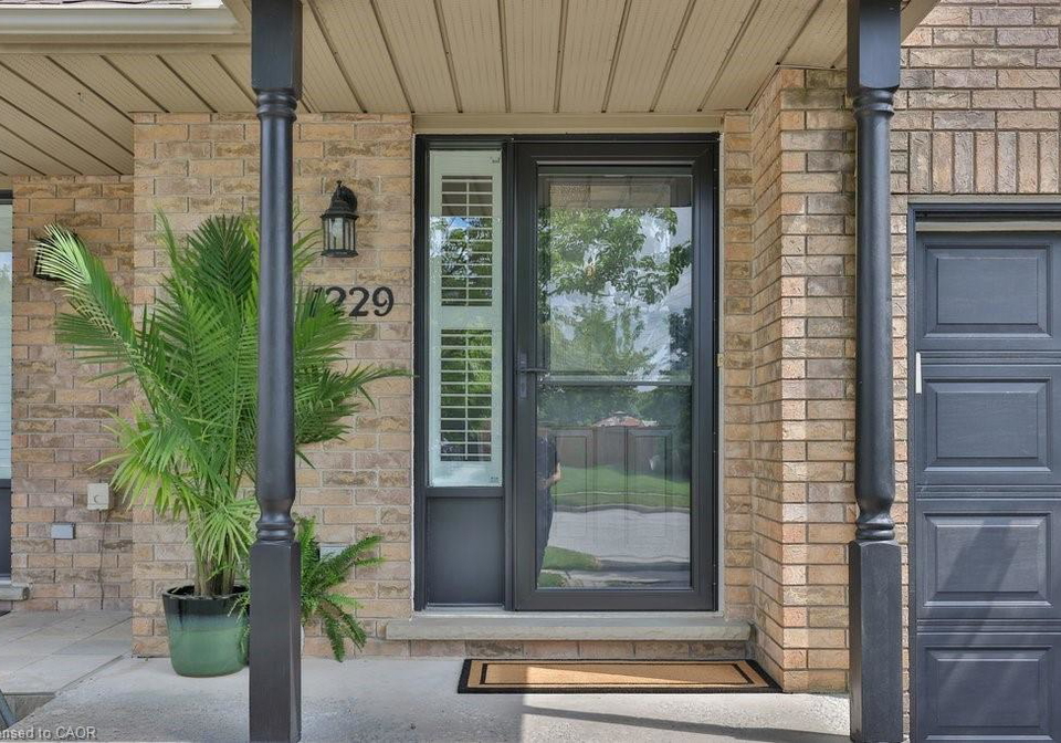 1229-blanshard-drive-burlington-ontario-40838883