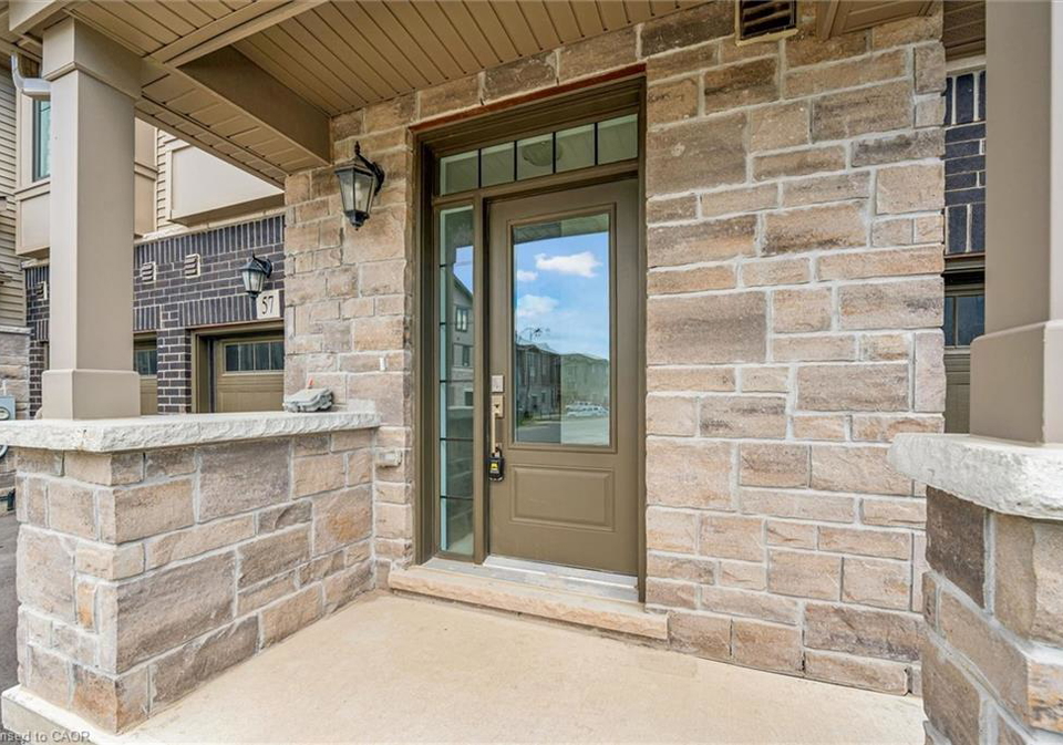 100-hollywood-court-cambridge-ontario-40838894