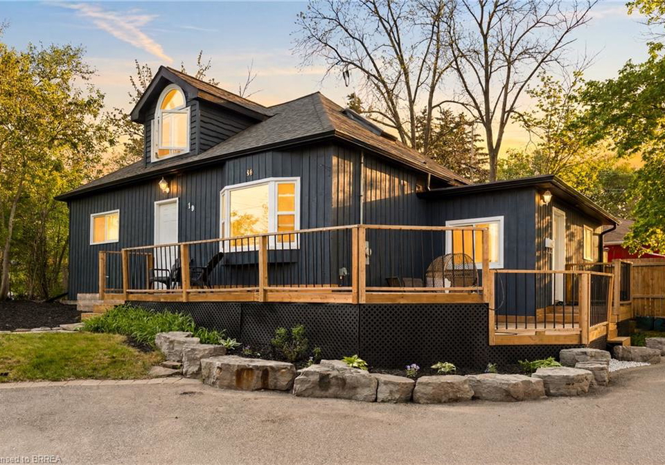 10-back-street-georgetown-ontario-40838897