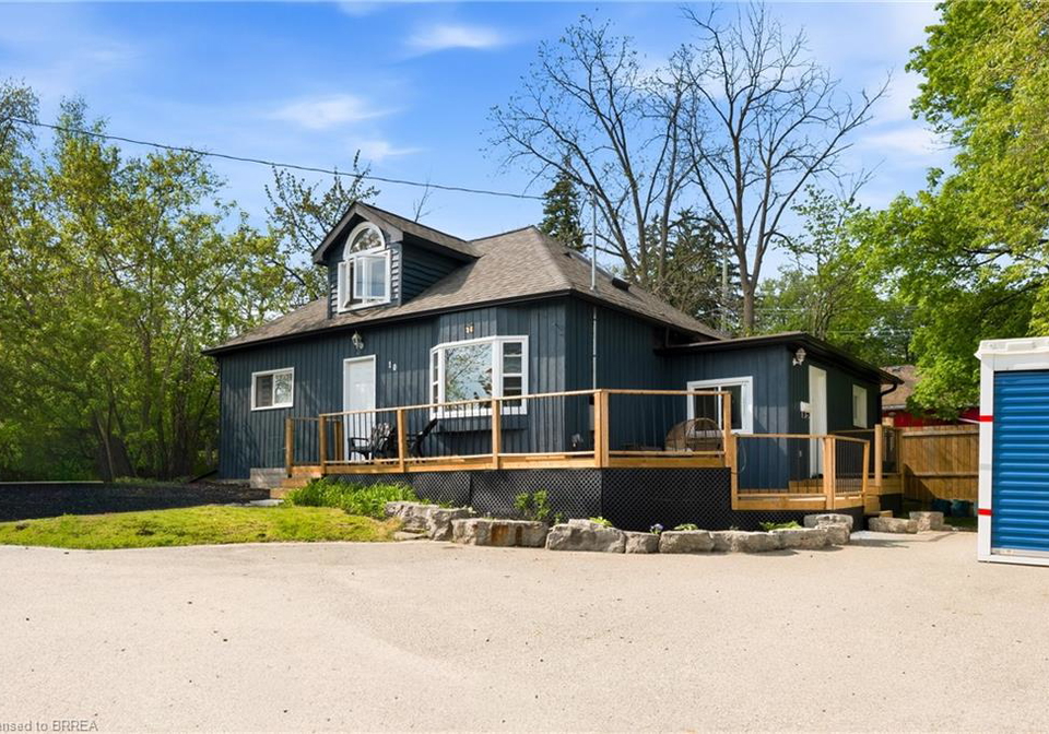 10-back-street-georgetown-ontario-40838897