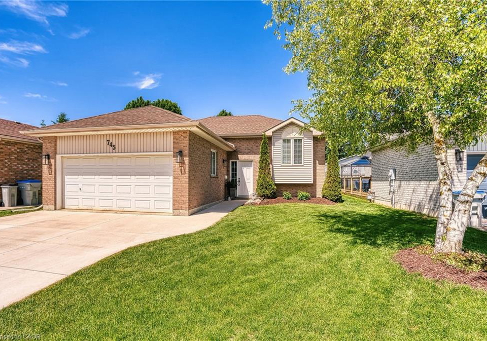 745-lavery-street-listowel-ontario-40838912