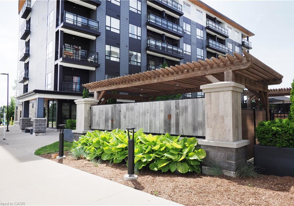 243-northfield-drive-e-waterloo-ontario-40838919