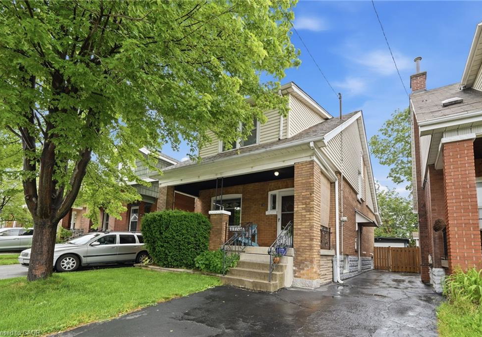 16-connaught-avenue-n-hamilton-ontario-40838939