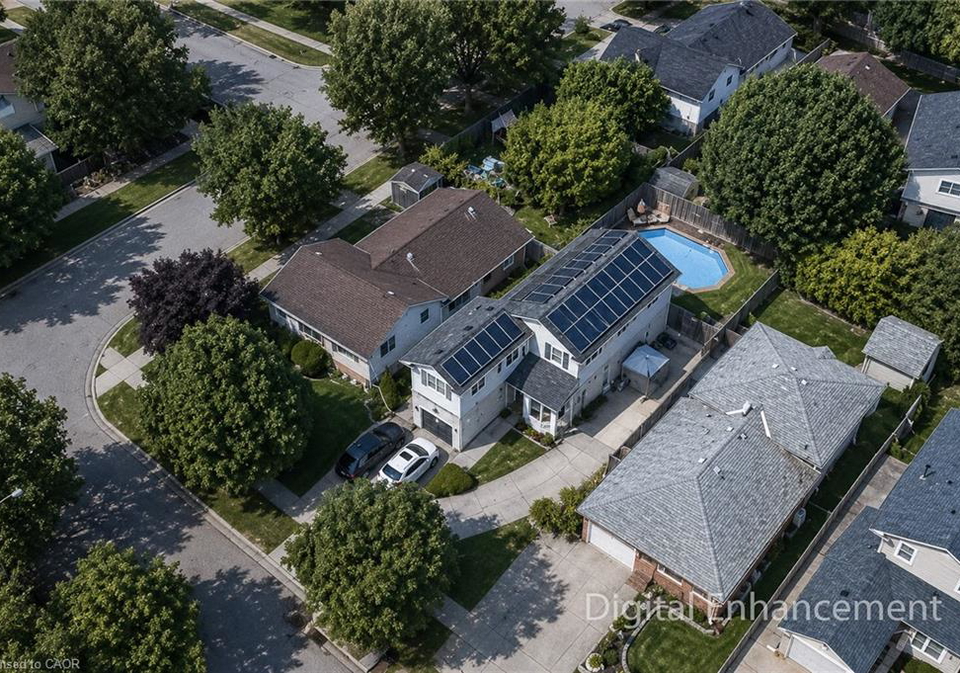 8-dalton-gate-stoney-creek-ontario-40839006