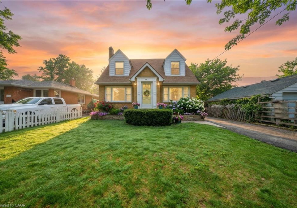 243-sydney-street-milton-ontario-40839032