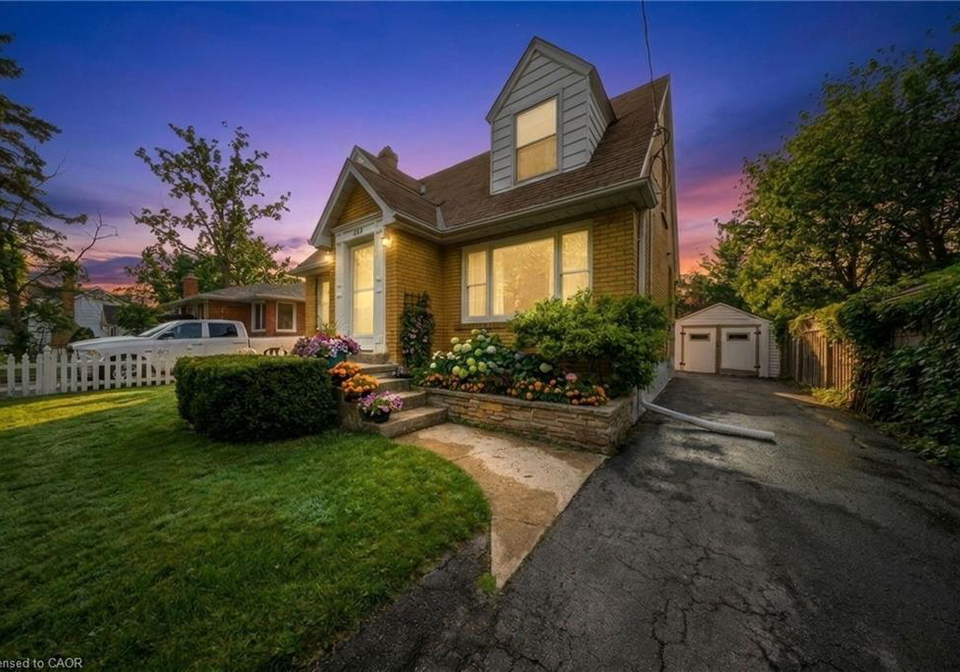 243-sydney-street-milton-ontario-40839032