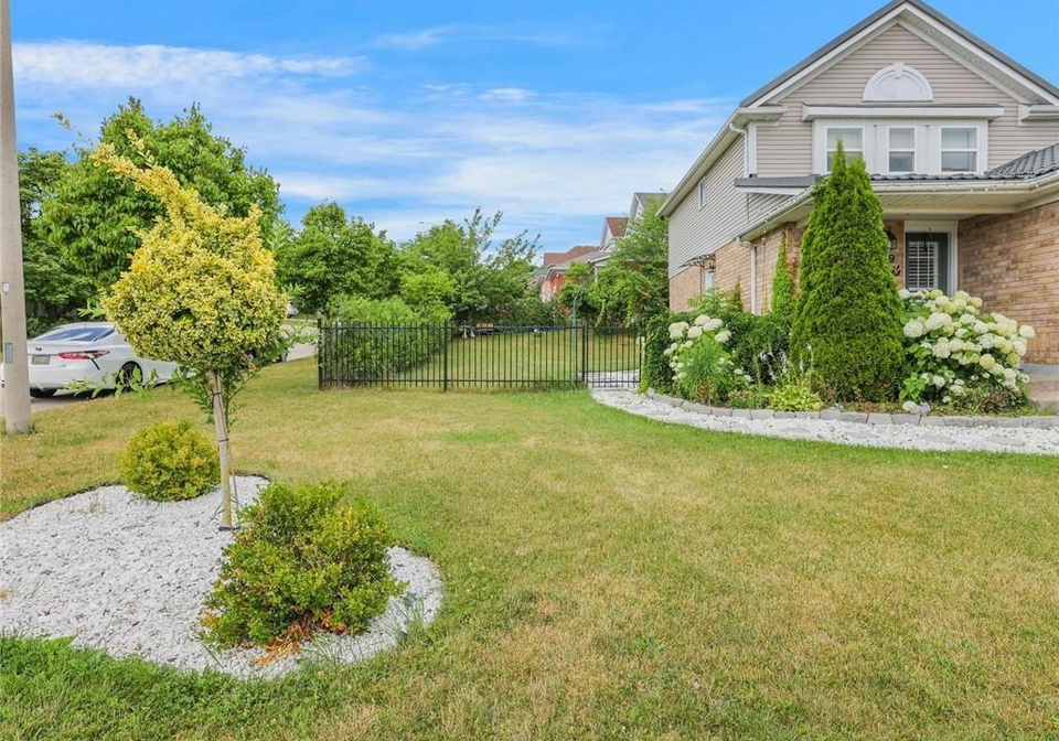 209-briarmeadow-drive-kitchener-ontario-40839074