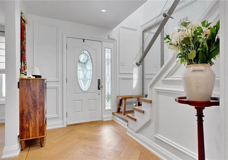 39b-newington-crescent-toronto-ontario-40839078