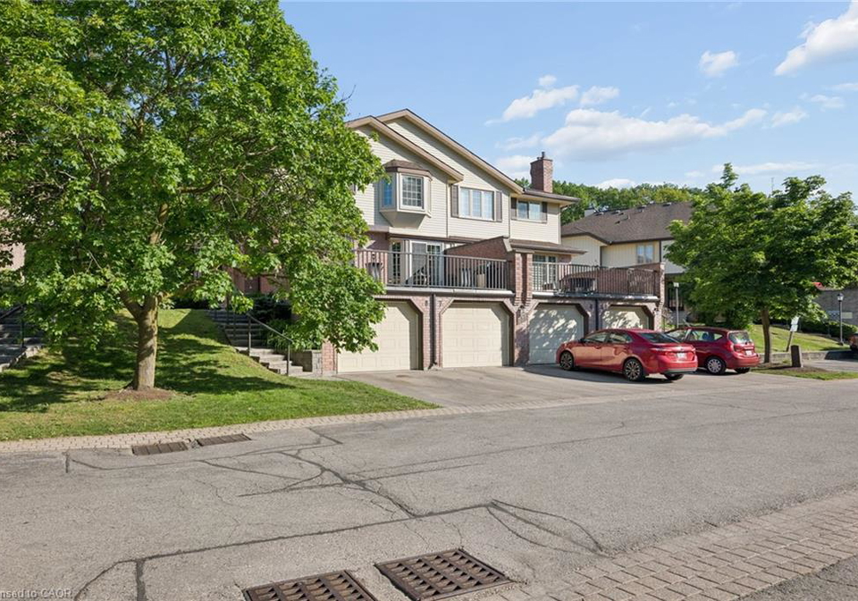 236-kingswood-drive-kitchener-ontario-40839099
