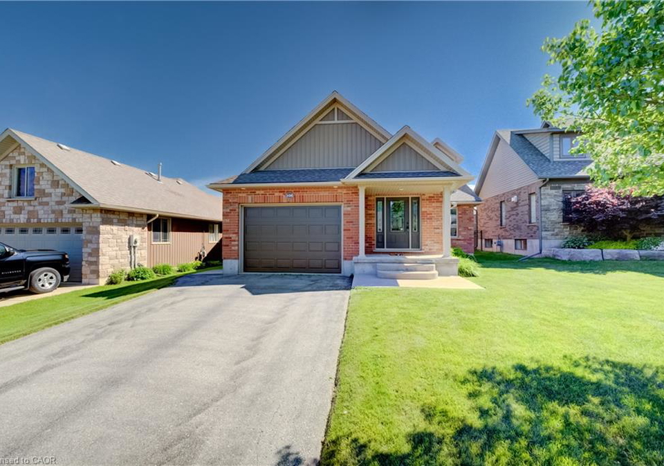 108-rubys-crescent-mount-forest-ontario-40839105
