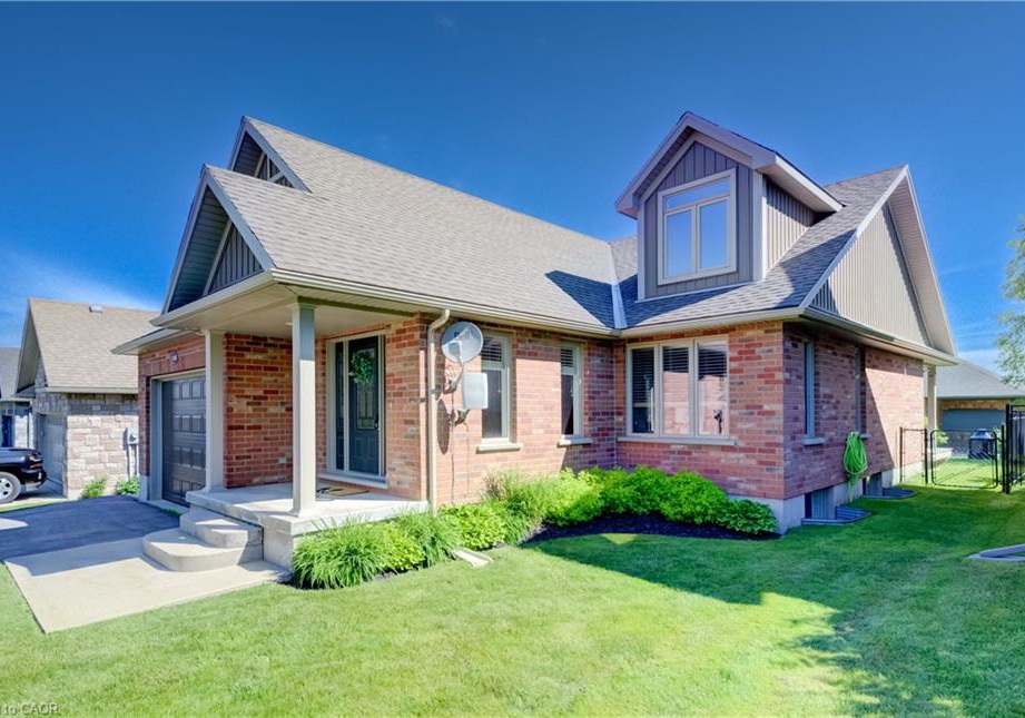 108-rubys-crescent-mount-forest-ontario-40839105