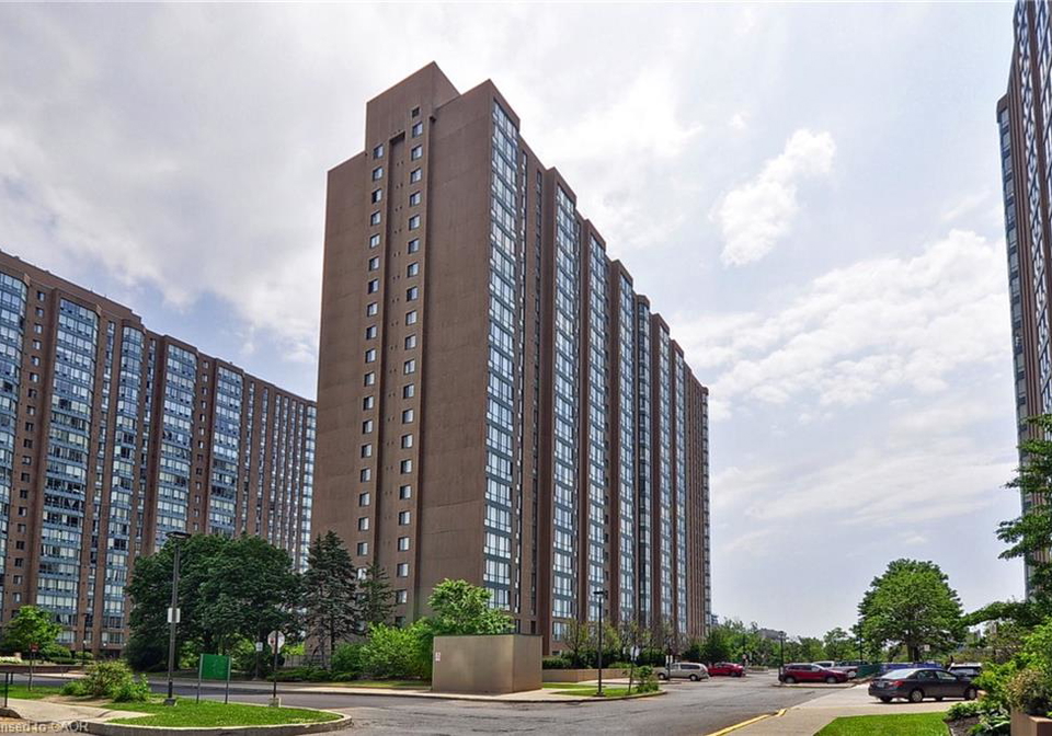 145-hillcrest-avenue-mississauga-ontario-40839118
