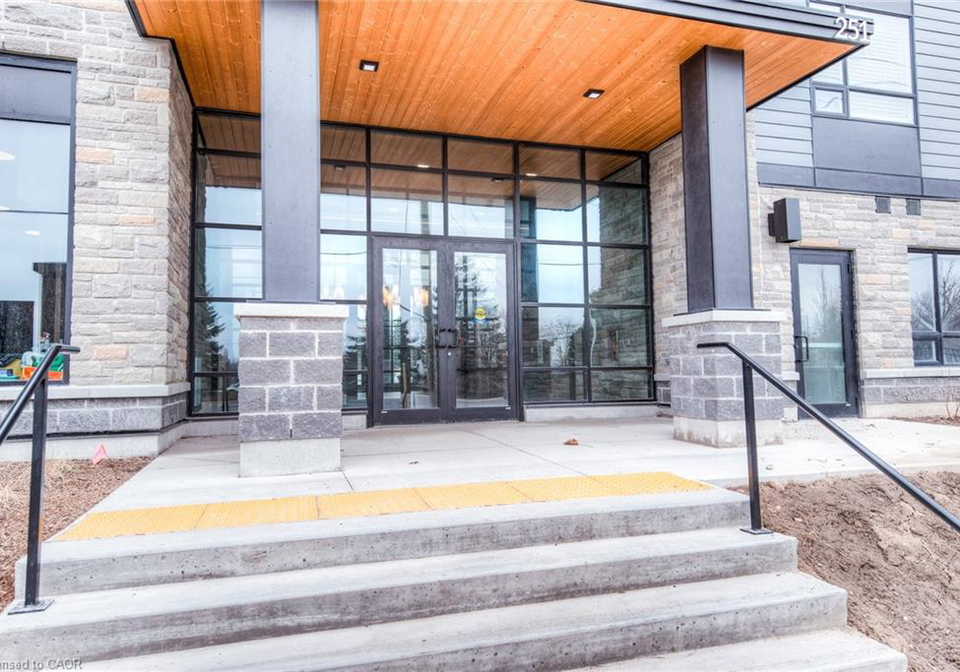 251-northfield-drive-waterloo-ontario-40839142