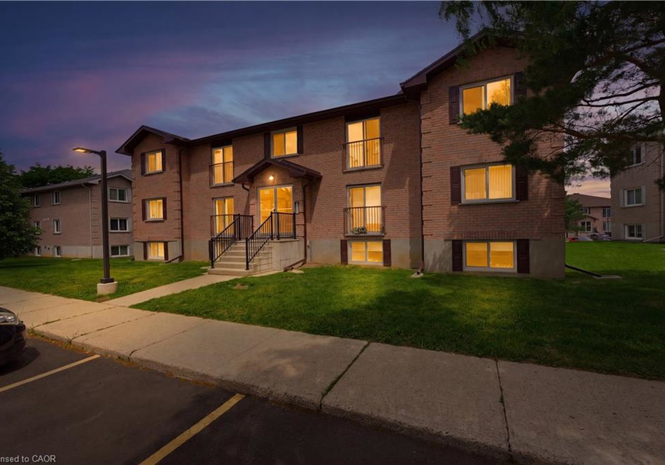 331-northlake-drive-waterloo-ontario-40839157