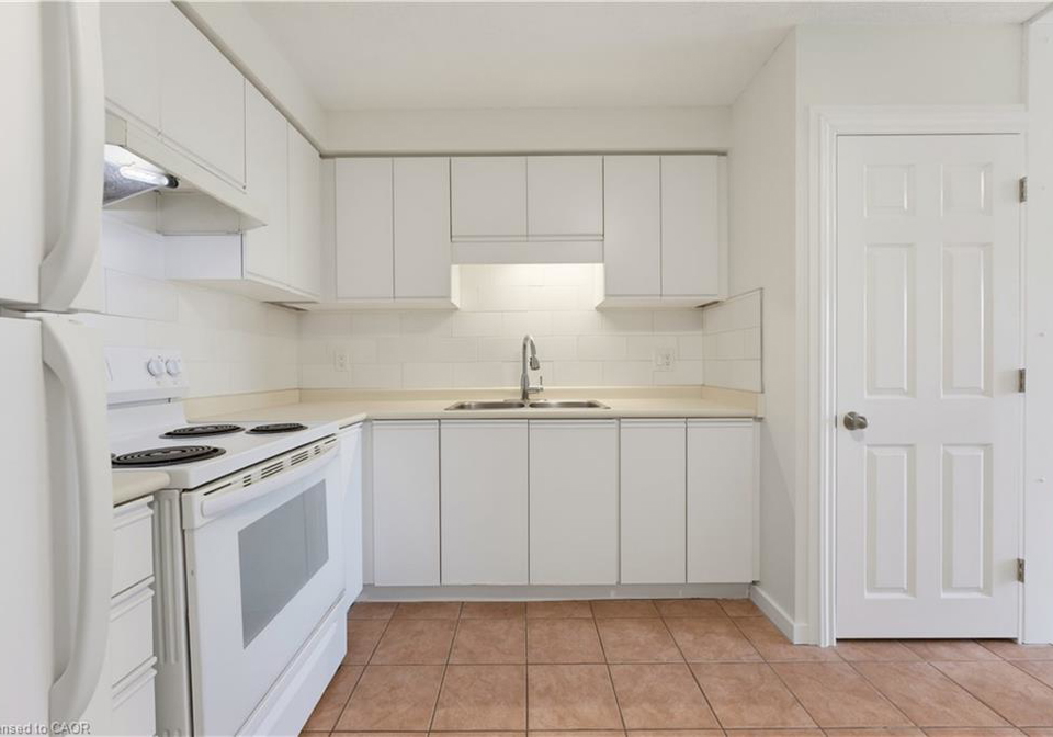 331-northlake-drive-waterloo-ontario-40839157