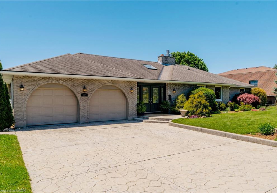 37-blue-forest-crescent-guelph-ontario-40839243